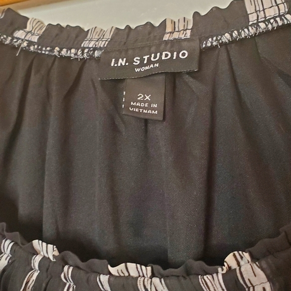 I.N. Studio black and white checker 2x blouse - Picture 3 of 5